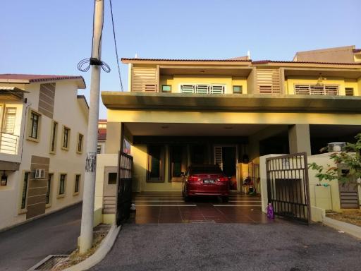 Homestay 5 ROOM 5 BATH Senawang N9 MusLlm ONLY - Housity