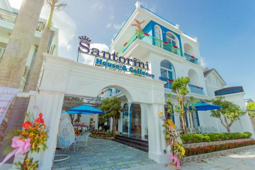Santorini House and Coffee - Housity