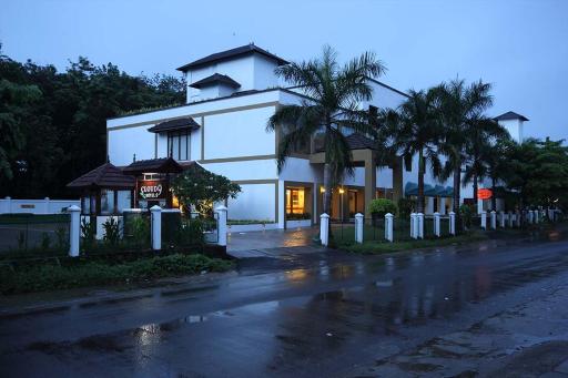 Hotel CLOUD 9 - Housity