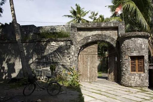 Edhost D'Castillo - Housity