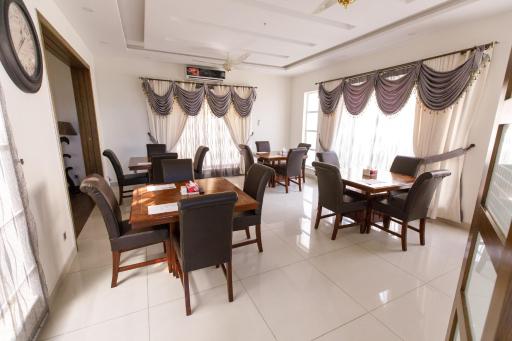 Canadian Inn Islamabad - Housity