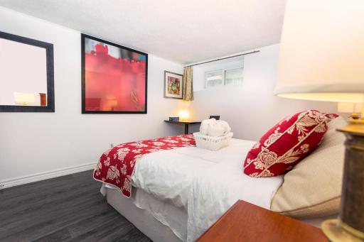 Cozy 3BR 2Bth Lower Unit, A min to Hwy401, 404 & DVP - Housity