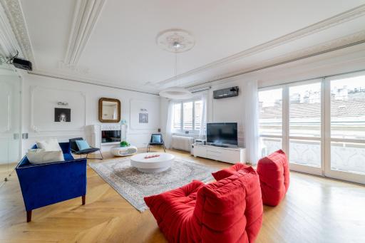 Touch Of Luxury - Housity