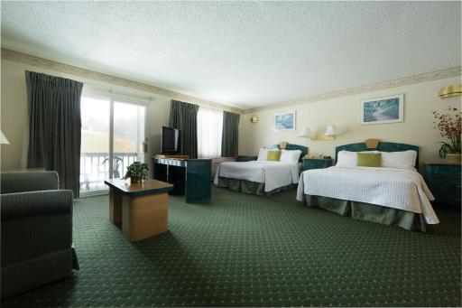 Villa Roma Resort and Conference Center - Housity