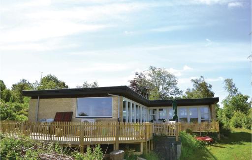 Three-Bedroom Holiday Home In Kirke Hyllinge - Housity