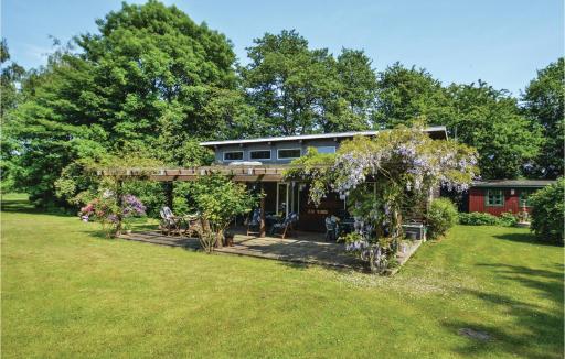 Four-Bedroom Holiday Home In Stege - Housity