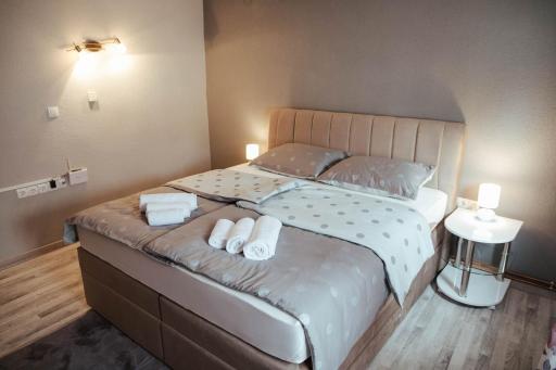 Kuća-apartman Clarissa Đakovo - Housity