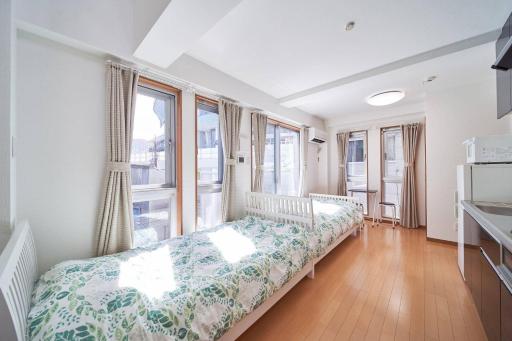 Nanba Kuromon Market yuzuki302 - Housity
