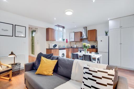 WelcomeStay Tooting Broadway 3 Bedroom Apartment - Housity