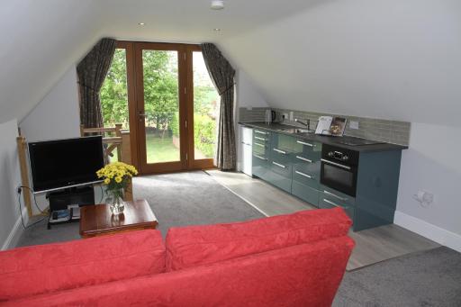 Superb Stokesby Barn Apartment - Norfolk Broads & Norwich - Housity