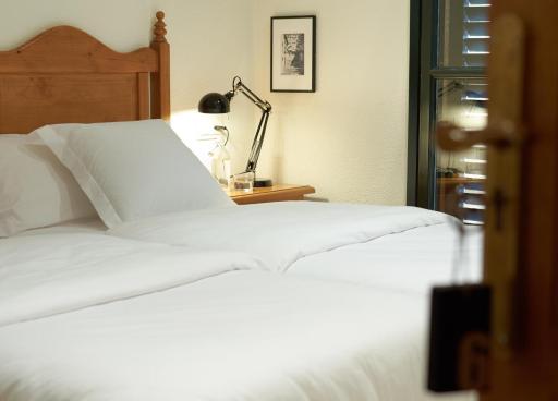 Hostal Can Maret - Housity