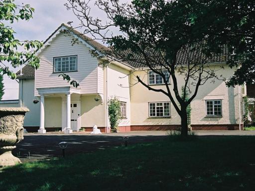Newmans Hall Bed & Breakfast - Housity