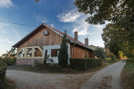 Apartment Wine Tale - Housity