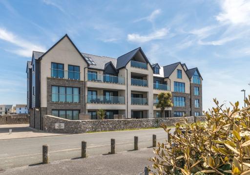 Waterstone House Penthouse Apartment - Housity