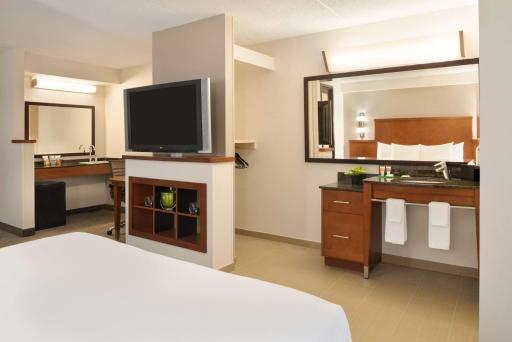Hyatt Place Chicago Schaumburg - Housity