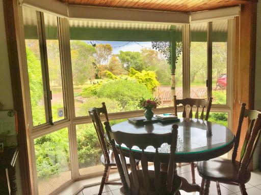 Beach Fairy Wren Cottage Country to Coast Retreat - Housity