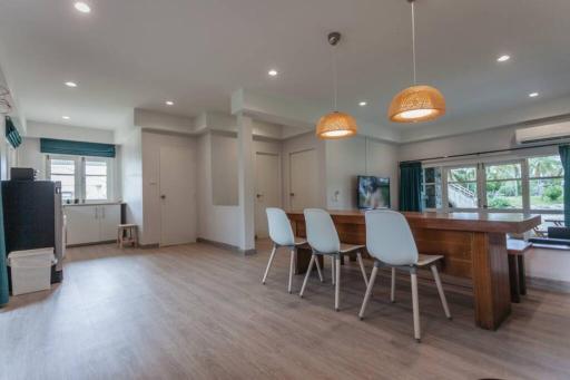 F5 3 Bed Rooms Beach house, full kitchen - Housity