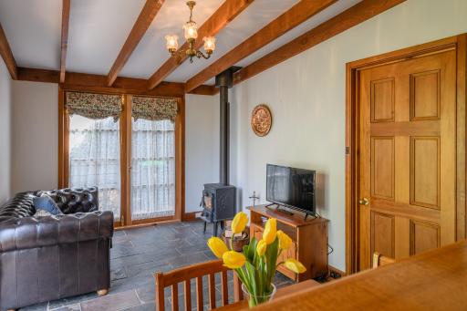 BRIDGE COTTAGES Sargeants & Armoury Cottages 1823 - HISTORY & CHARM - Housity