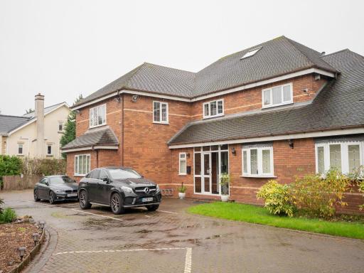 OYO Oakcroft Guest House Manchester Airport - Housity