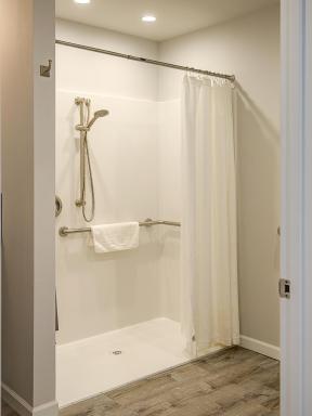 OCEAN SHORES RESORT - Brand New Rooms - Housity