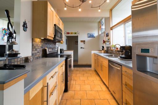 Private Room with Shared Bath - Housity