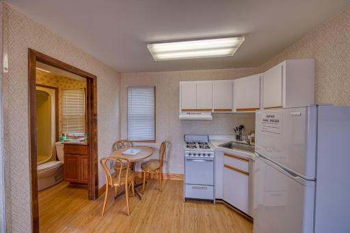 Sea Spray Motel - Housity