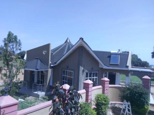Penthouse Inn - Housity