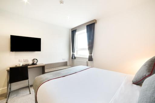 The Connaught Hotel Wolverhampton - Housity