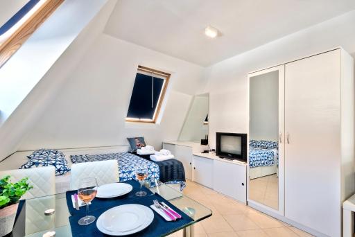 Super Center, Modern Studio under the stars - Housity