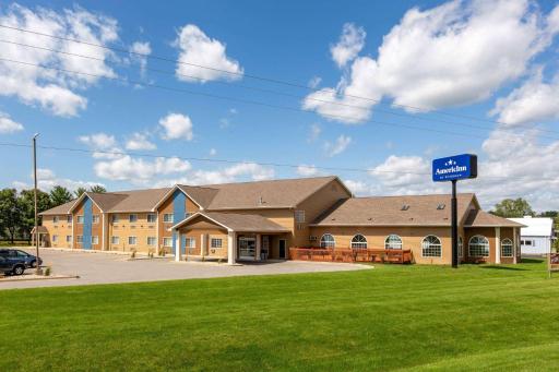 AmericInn by Wyndham Jefferson - Housity