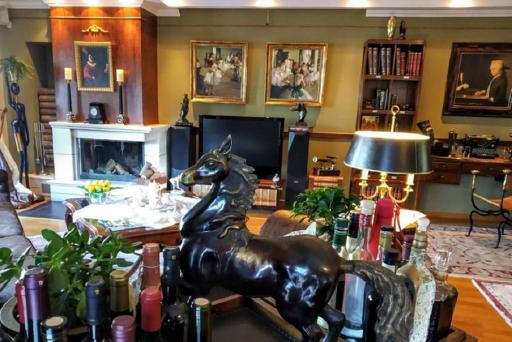 Classic Apartment With Beautiful View - Housity