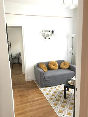 Très bel appartement de style ancien avec sa terrasse en bois en coeur de ville - Housity