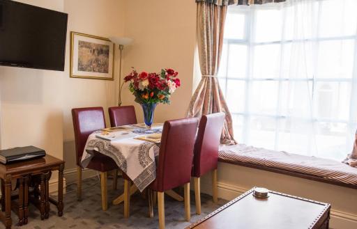 Town Centre Apartment - Housity