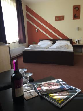 City Hotel Agoston - Housity