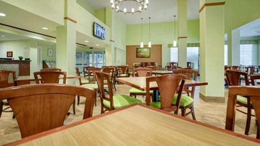 Galleria Palms Orlando - Free Theme Park Shuttles - Housity