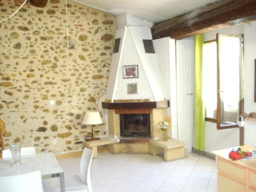 Maison chaleureuse a Ille sur Tet jardin paisible clim & cheminee - Housity