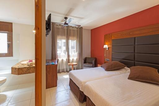 Hotel Restaurant Castellarnau - Housity