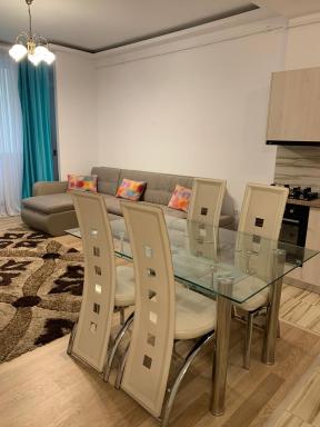 Sunrise Apartment - Housity