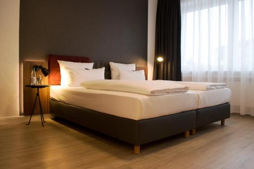Hotel am Schlosstheater - Housity