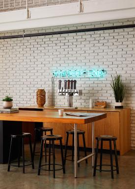 Bluebird Spa City Motor Lodge - Housity