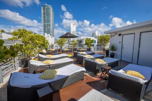 Riviera Suites - Housity