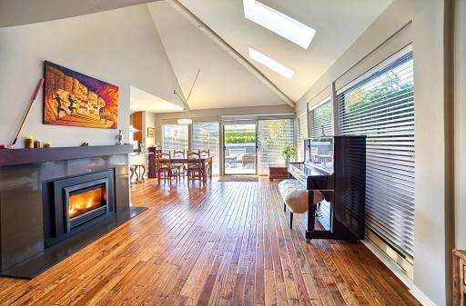 Mid Century Getaway Home - Kitsilano - Vancouver - Housity