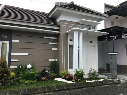 Villa Mutiara Batu - Housity