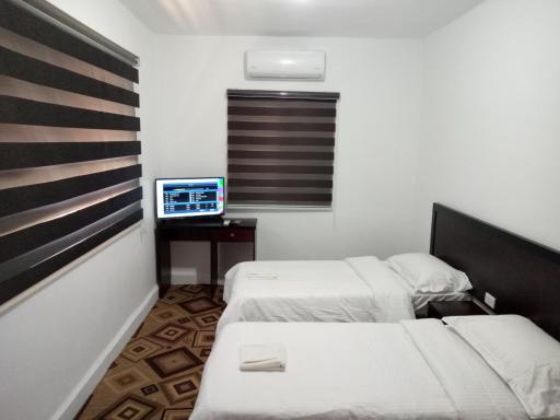 Happy Night Hostel - Housity