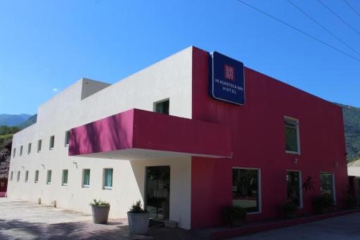 HI Huasteca Inn Hotel - Housity