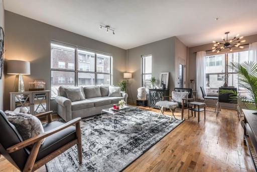 Trendy Castleberry Hill Condo- Walk to Mercedes Benz/ All Downtown Attractions - Housity