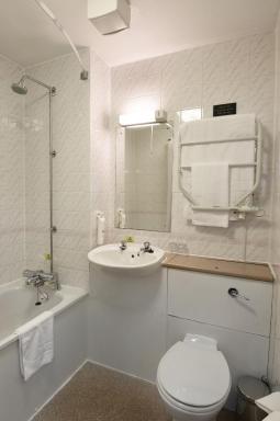 The Mount by Greene King Inns - Housity