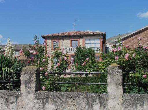 Hotel Rural La Consulta De Isar - Housity