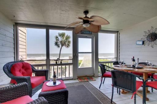 35 Beach Club Villa - Housity