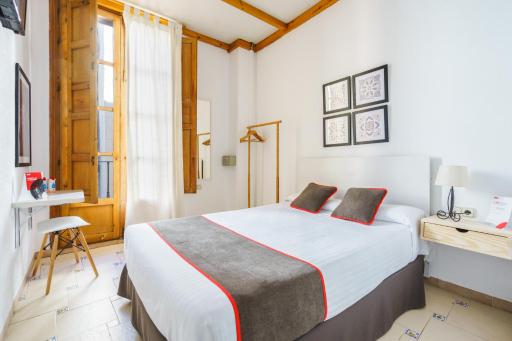 Hostal Austria - Housity
